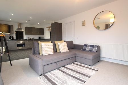 2 bedroom flat to rent - Photo 2