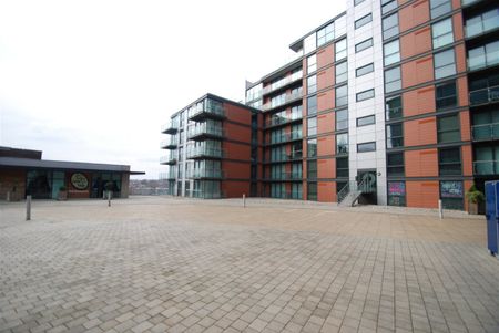 Gateway Plaza, Fitzwilliam Street, Barnsley, S70 - Photo 2