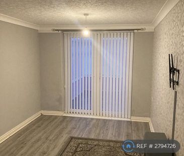 2 bedroom semi-detached house to rent - Photo 5