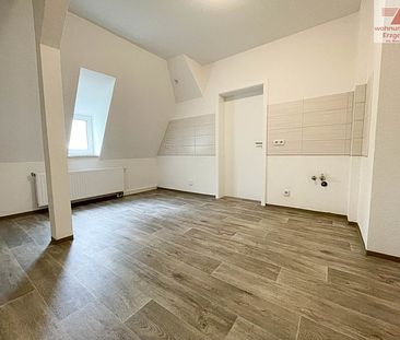 Frisch saniert – Moderne 3-Raum-Dachgeschosswohnung in Aue zu vermieten - Foto 3