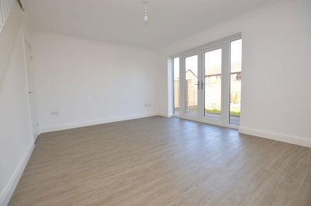 3 bedroom semi-detached house to rent - Photo 3