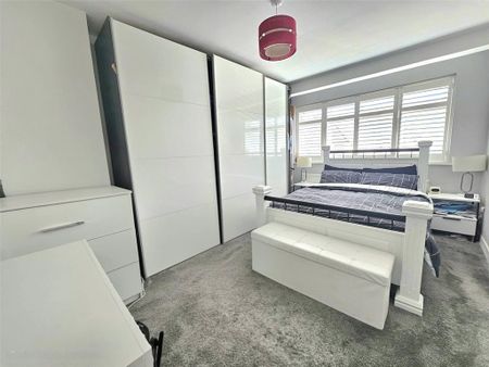 5 bedroom semi-detached house to rent - Photo 5