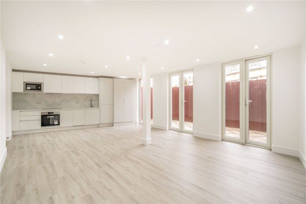 Greenwich High Road, Greenwich, SE10 - Photo 1