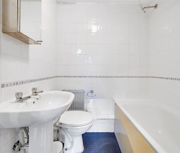 Flat To Let - Photo 1