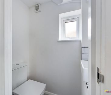 3 bedroom semi-detached house to rent - Photo 3