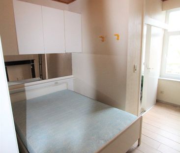 Instapklaar bemeubeld appartement nabij Sint-Pietersstation - Photo 1