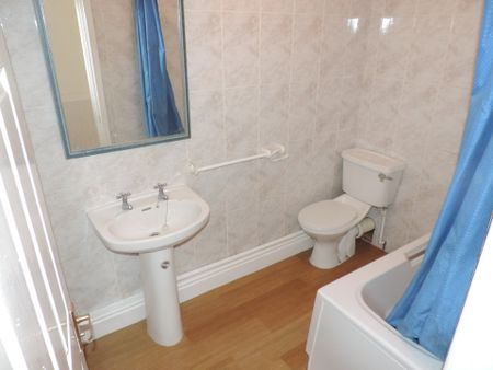 Stonebury Avenue, Eastern Green, Coventry, CV5 7FW - Photo 2