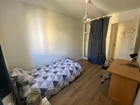 Location Appartement 4 pièces 65m² VALENCE 26000 - Photo 2