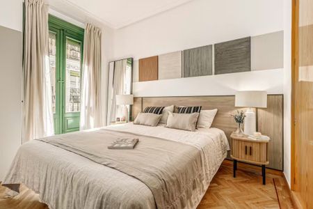 Calle de Barquillo, Madrid, Community of Madrid 28004 - Foto 3