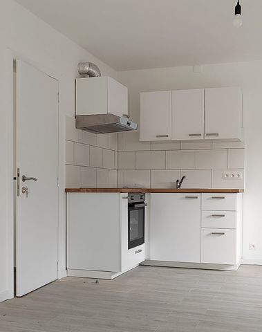Schöne, komplett renovierte 1-Schlafzimmer-Wohnung in Lichtenbusch - Photo 3