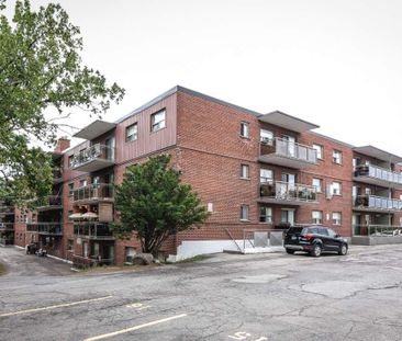 Centennial Court Apartments - Photo 2