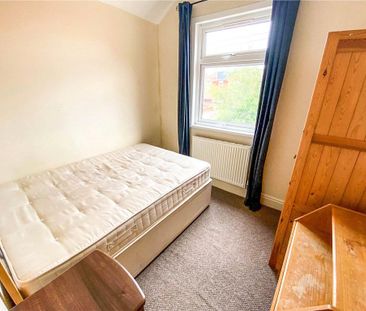 4 bedroom terraced house to rent - Photo 2