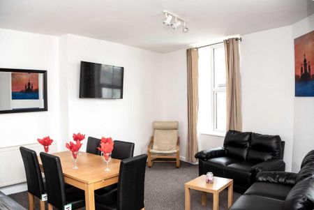 5 bedroom flat to rent - Photo 2