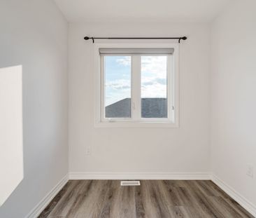 For Lease - 461 Blackburn Drive Unit# 41, Brantford, Ontario - Photo 5