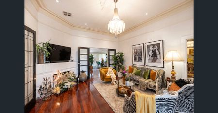 Stylish City-View Home in Prime Location - BY APPOINTMENT ONLY! - Photo 4