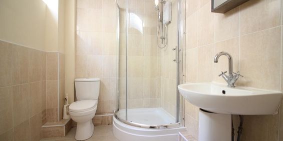 Chertsey Bridge Road, Chertsey - Photo 3