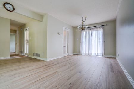 For Lease - 2294 Wyandotte Drive, Oakville, Ontario - Photo 3