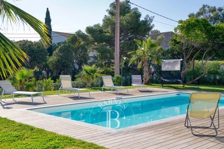 LOCATION SAISONNIÈRE - LES ISSAMBRES - VILLA MODERNE APERÇU MER - 5 CHAMBRES - Photo 4