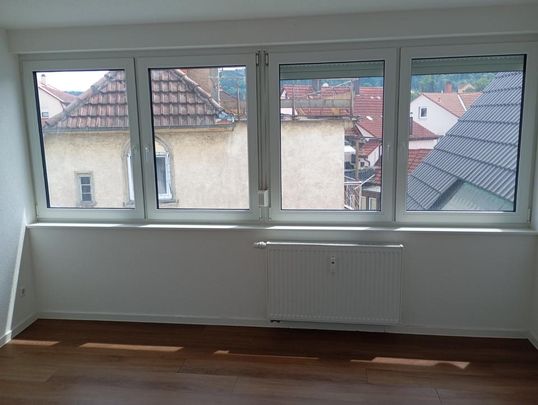 Helle 3‑Zimmer‑Wohnung (72,9 m²) mit Einbauküche, Balkon & Keller – komfortables Wohnen im Dachgeschoss! - Foto 1