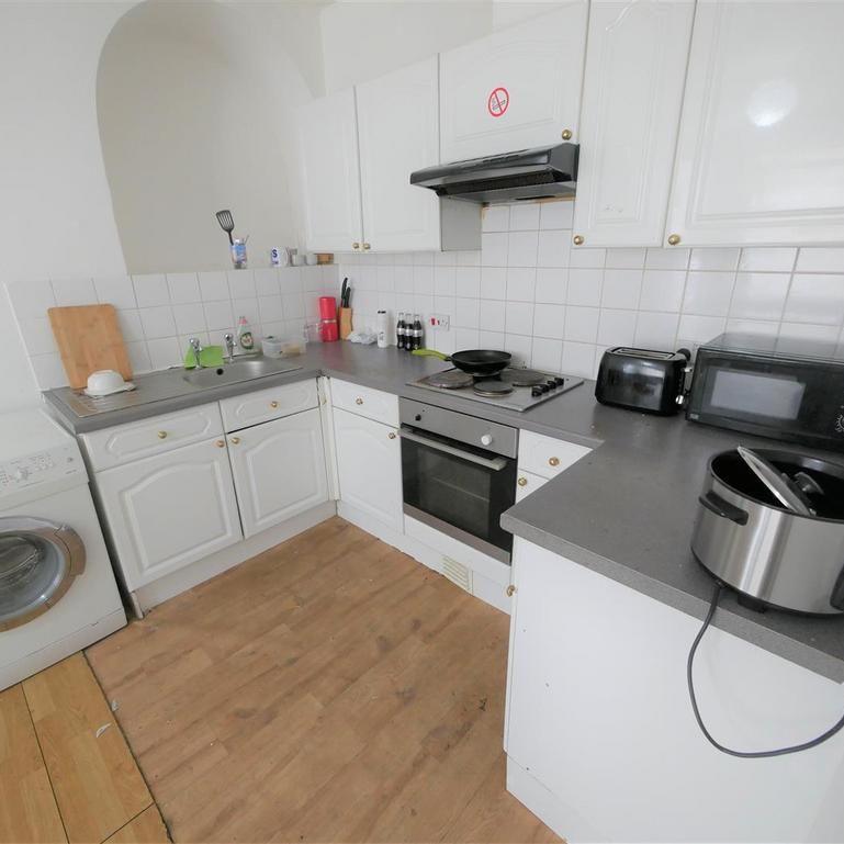 6 bedroom house share to rent - Photo 1