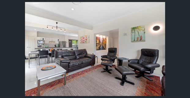 Rare Opportunity - Spacious 5-Bedroom Family Home with Utilities Included & Flexible Furnishing Options - Photo 1