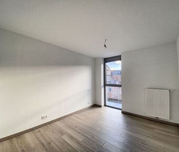 Appartement te huur in Sint-Niklaas voor € 1.150 met 3 slaapkamers - Foto 3
