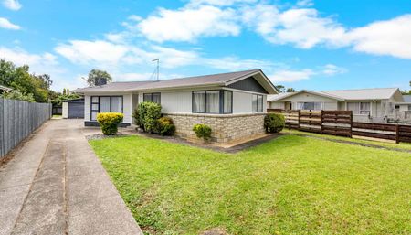 Family Home in Deanwell - Photo 5