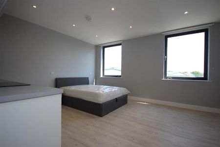 Studio to rent - Photo 2