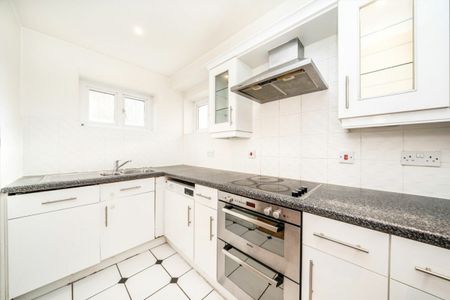 Dominion Close - Photo 2