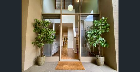 Comfortable and Convenient 3-Bedroom House with Indoor Spa and Outdoor Entertainment Area - Photo 5