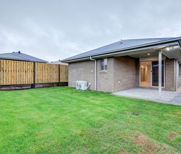 13 Merino Street, Park Ridge QLD 4125 - House For Rent | Domain - Photo 6