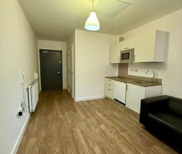 Studio to rent - Photo 1