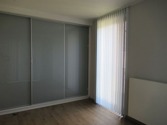 Appartement met 2 slpk's, terras en garage in centrum van Sint-Truiden. - Foto 1