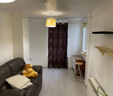 1 bed apartment to rent in South Quay, Great Yarmouth, NR30 - Photo 2