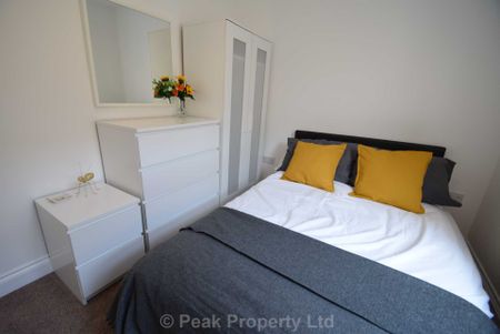 Room 4, Portland Avenue, Southend On Sea - Photo 3