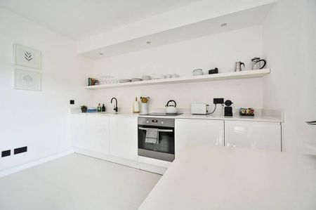 Studio to rent - Photo 3