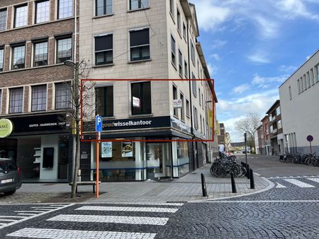 Authentiek app in het centrum met 2 slpk en terras - Foto 4