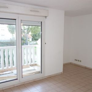 Location Appartement 1 pièce 24m² NIMES 30900 - Photo 2