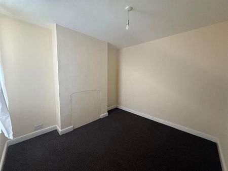 2 bedroom maisonette to rent - Photo 3