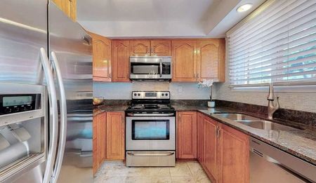 For Lease - 58 Marathon Crescent, Toronto, Ontario - Photo 5