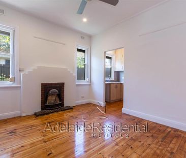 Refurbished three bedroom home - Photo 4
