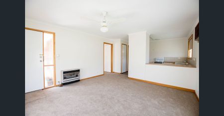 Well Maintained 2 Bedroom Unit - Photo 2