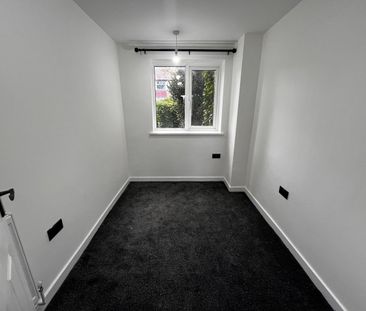 2 Bed Flat, Claremont Road, M6 - Photo 2