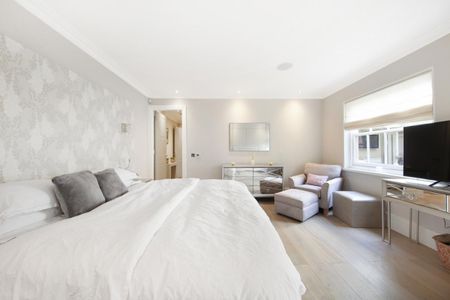 3 bedroom flat in St John's Wood - Photo 5