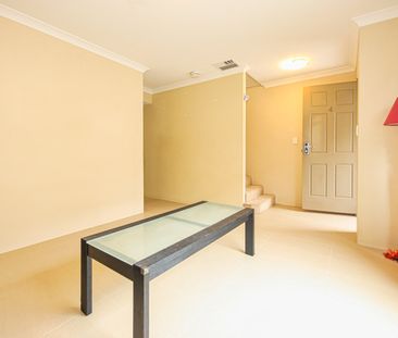 MODERN 2-STOREY TOWNHOUSE - Photo 1