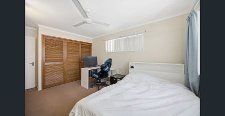 BEACHFRONT APARTMENT WITH STUNNING OCEAN OUTLOOKS - Photo 3