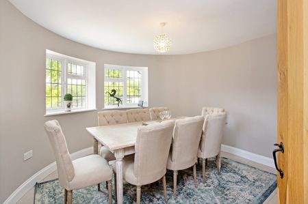 4 bedroom detached house to rent - Photo 3