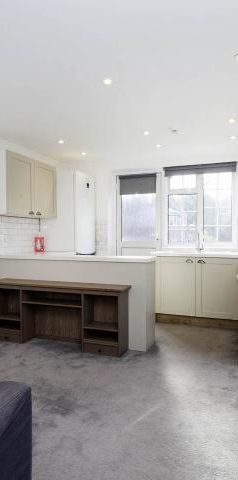 Modern Apartment - Photo 1