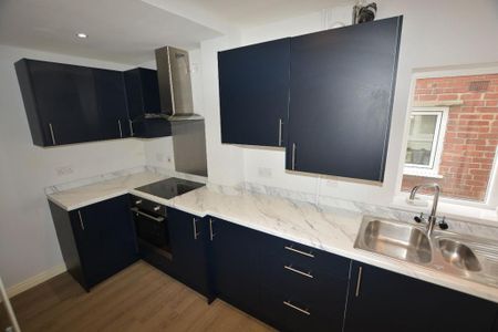 3 bedroom semi-detached house to rent - Photo 3