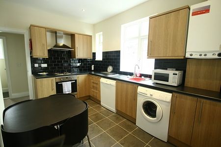 4 Bed - **bills And Cleaning Included** - Grosvenor Street, Sunderland - Photo 5